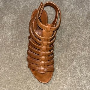 Maybe worn once, super adorable brown wedges!